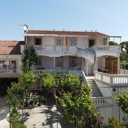 Rasin Apartments Pakoštane Εξωτερικό φωτογραφία