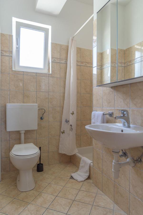 Rasin Apartments Pakoštane Εξωτερικό φωτογραφία