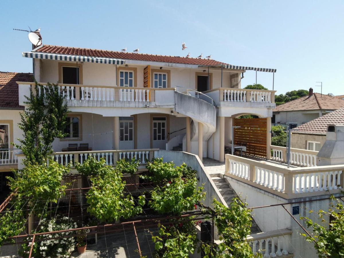 Rasin Apartments Pakoštane Εξωτερικό φωτογραφία