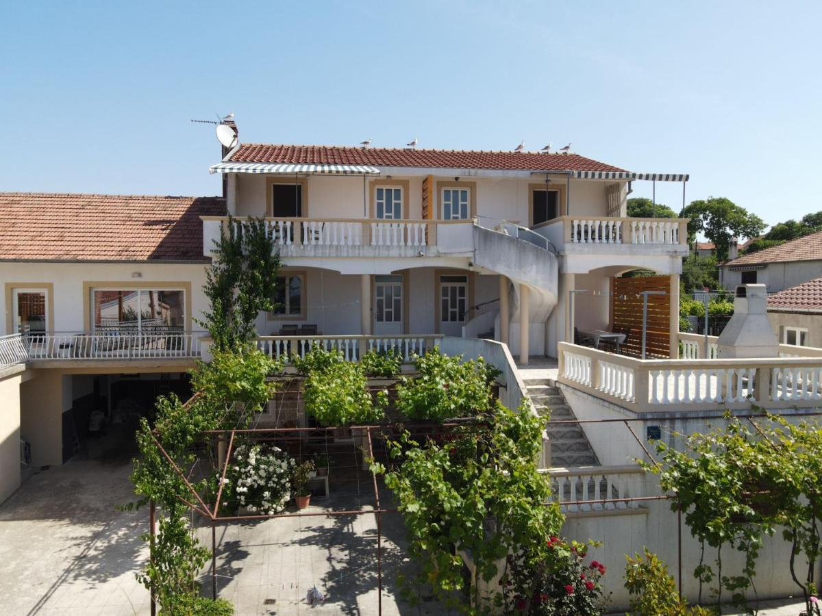Rasin Apartments Pakoštane Εξωτερικό φωτογραφία